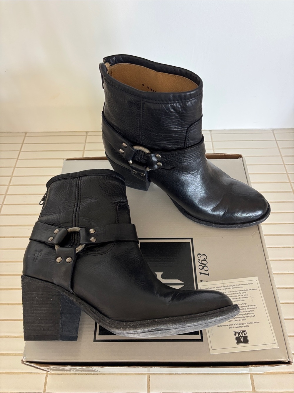 Frye Black Leather Tabitha Harness Ankle Booties 9M - Picture 3 of 10